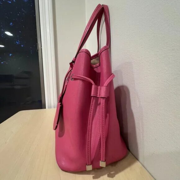 π Coach Peyton Drawstring Carryall β Pomegranate | Excellent Condition - Picture 5 of 11